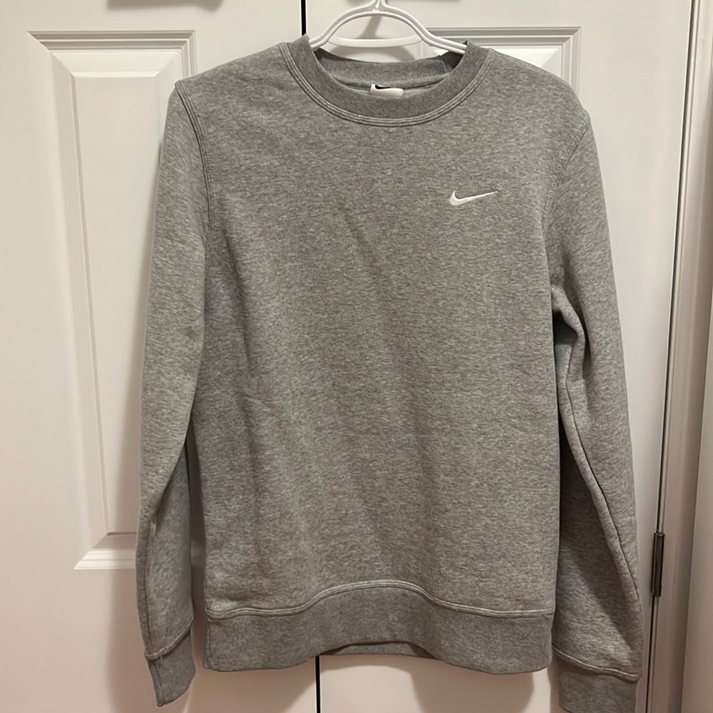 BNWOT Nike Crewneck